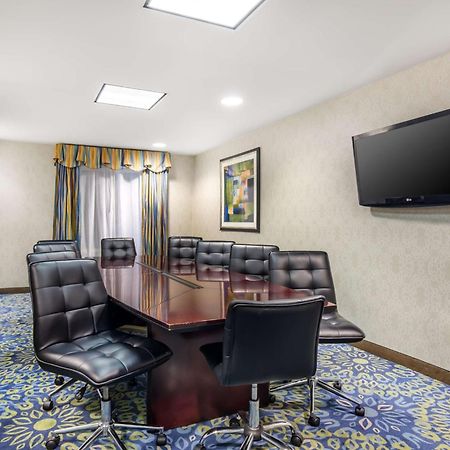 Best Western Plus Waynesboro Bagian luar foto