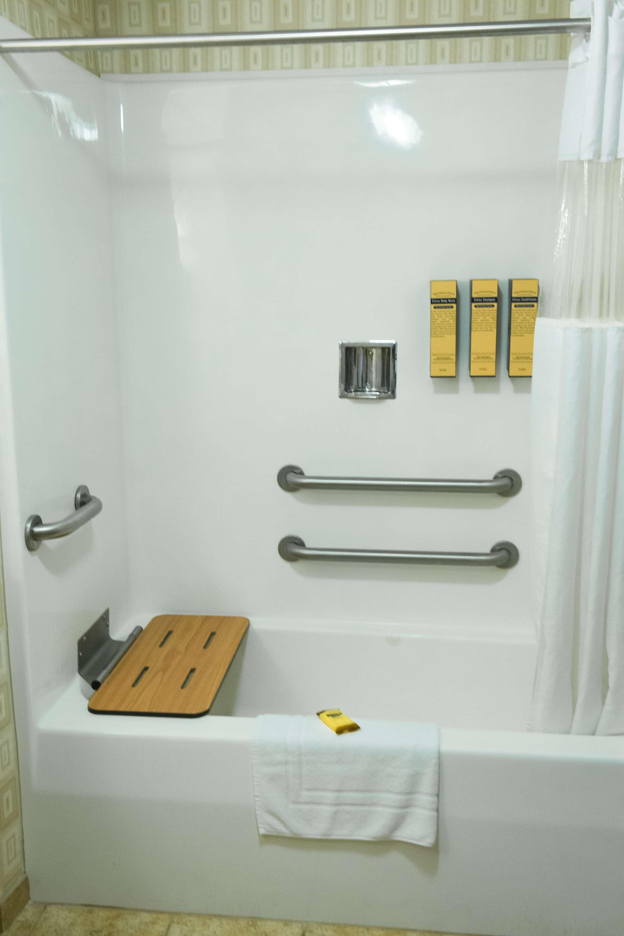 Best Western Plus Waynesboro Bagian luar foto