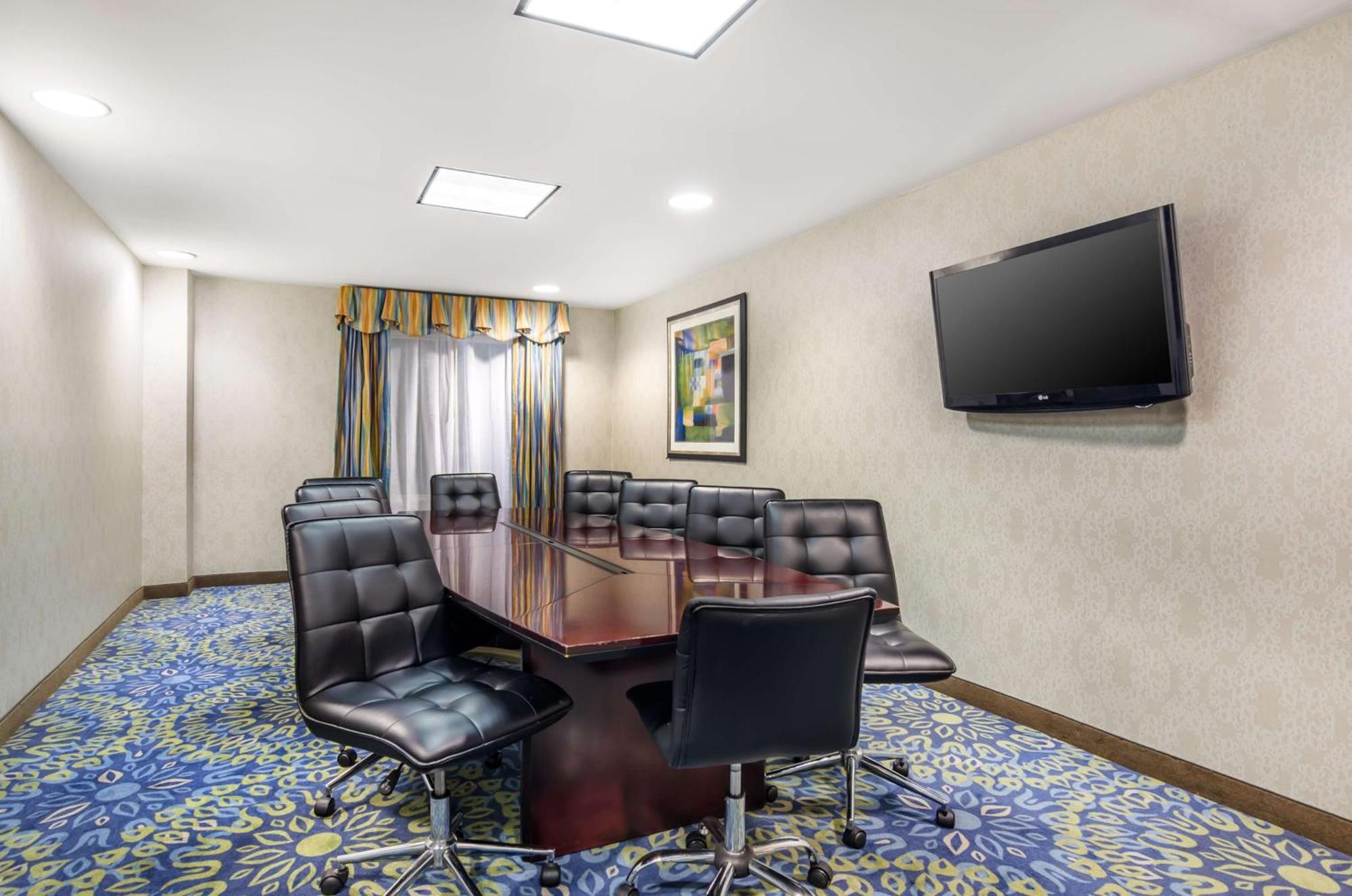 Best Western Plus Waynesboro Bagian luar foto