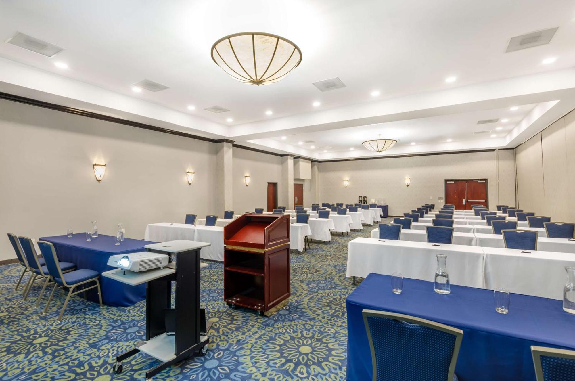 Best Western Plus Waynesboro Bagian luar foto