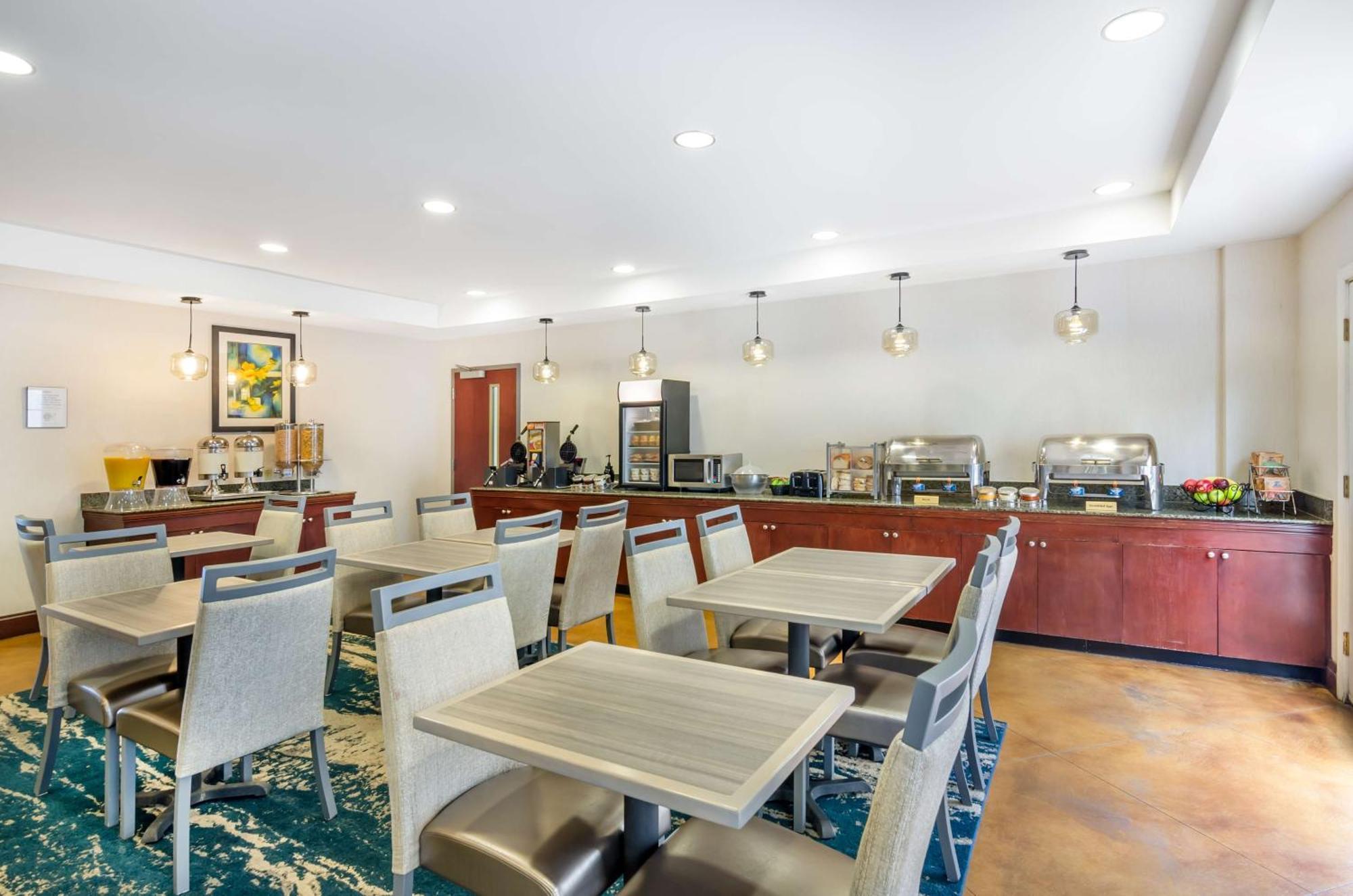 Best Western Plus Waynesboro Bagian luar foto