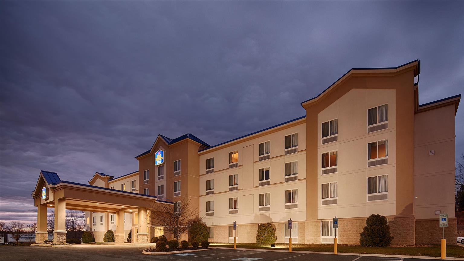 Best Western Plus Waynesboro Bagian luar foto
